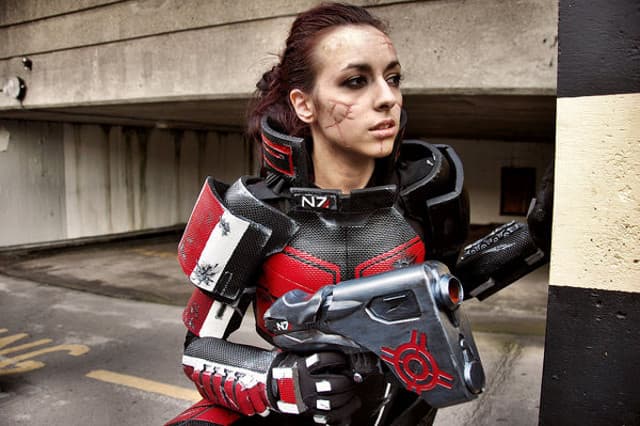 mass-effect-cosplay-1