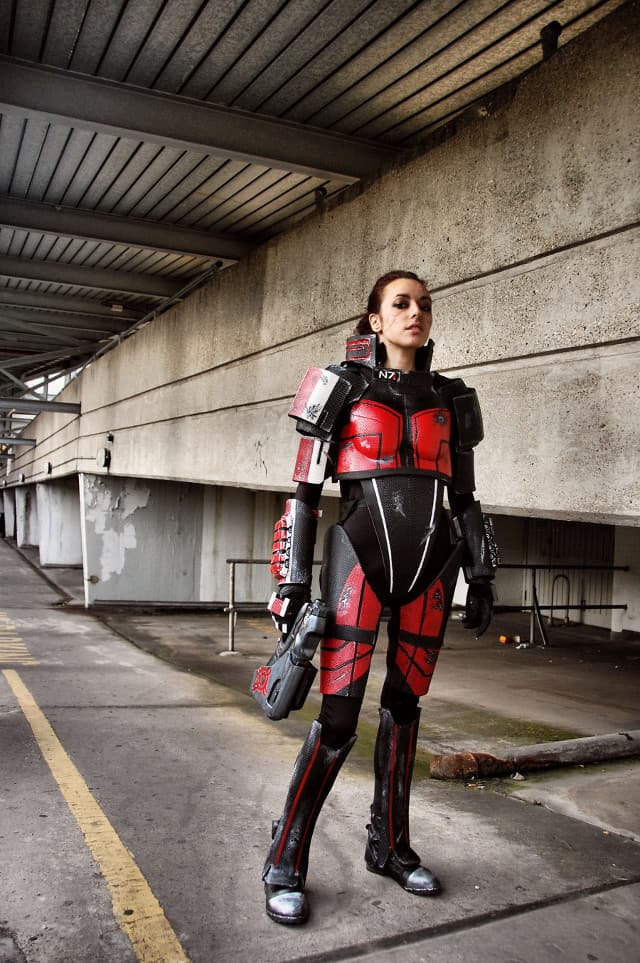 mass-effect-cosplay-2