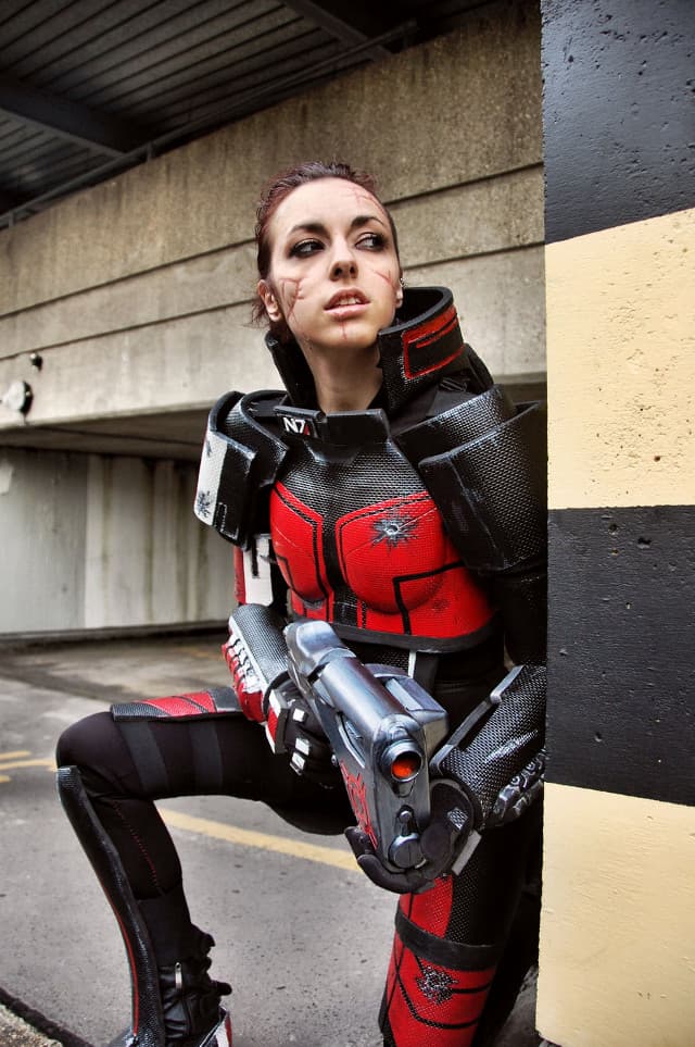 mass-effect-cosplay-3